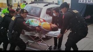 Huancayo: mujer da a luz en la calle ayudada por policías (VIDEO)