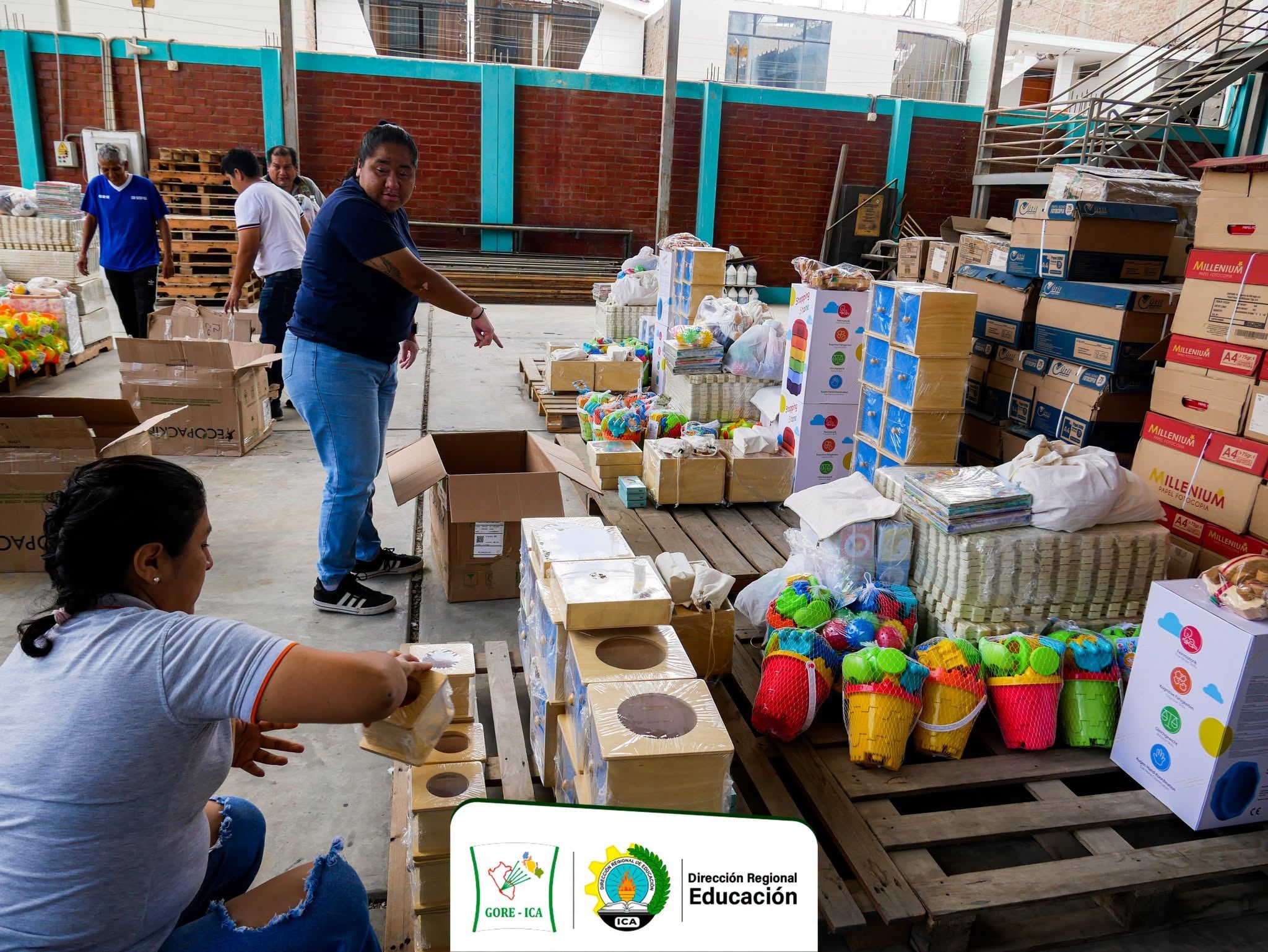 Entregan materiales educativos a servicios de EduCuna, para los menores en Ica