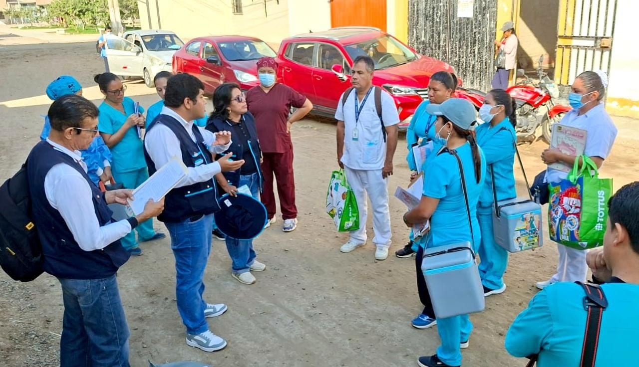 Brigadas de salud recorren los distritos con más incidencia de enfermedades.