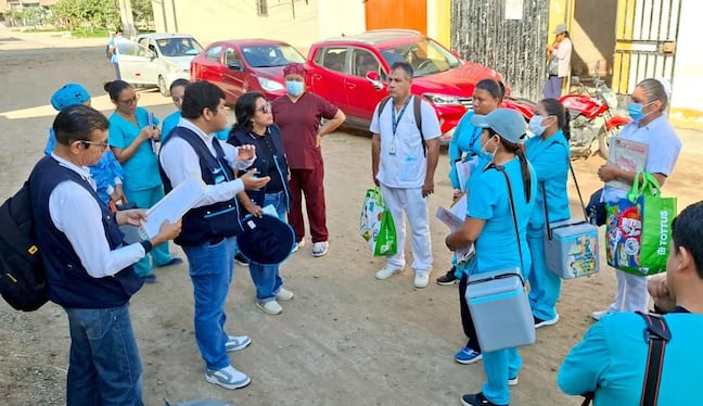 Brigadas de salud recorren los distritos con más incidencia de enfermedades.