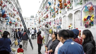 Día del Padre en los cementerios de Lima