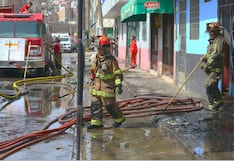 San Martín de Porres: Incendio se registró en depósito de planchas de melamina