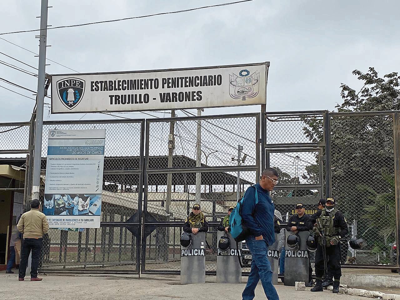 Trabajadores del INPE acatan plantón y afirman que están expuestos a peligros. La emergencia podría ser solo un paliativo si no se ejecutan acciones concretas.