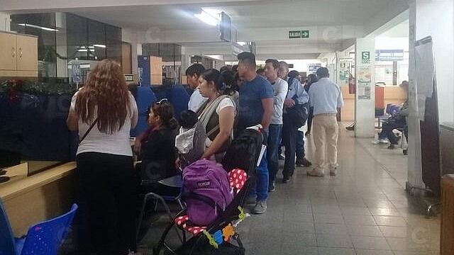 Problemas en el municipio de Arequipa por falta de personal y fallas en el sistema (FOTOS)