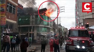Incendio consume almacén de telas en el centro de Huancayo  (VIDEO) 