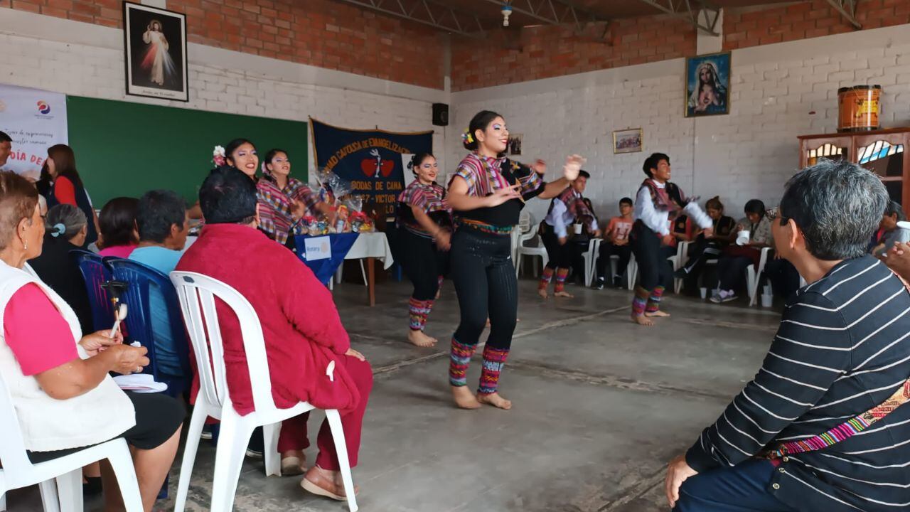 El Rotary Club Trujiillo California llevó alegría a vecinos del distrito de Víctor Larco durante evento realizado en Capilla Espíritu Santo.