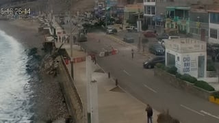 Municipio de Chorrillos cerró parte de la playa La Herradura tras derrumbe de un tramo del malecón