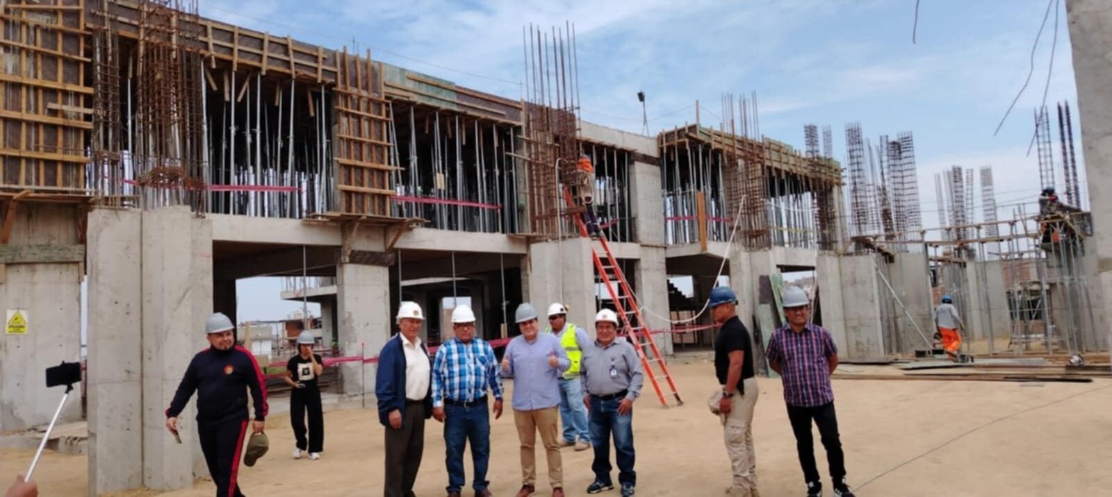 Se ha construido dos polideportivos (Santa Isabel y Bombonera), el centro de salud de Gran Chimú por más de 10 mil metros cuadrados que favorecerá a unas 5 mil familias, los parques El Horno y Hana y Lolo Fernández, en el sector Río Seco, según detalló el alcalde.