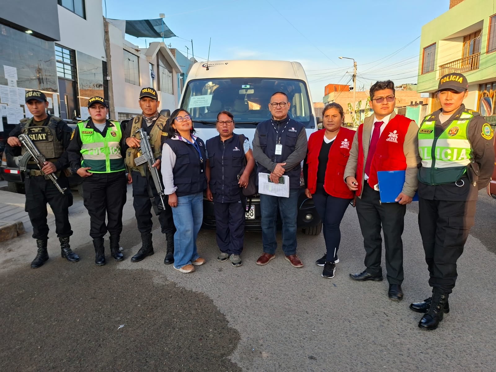 Despliegue del material electoral en Caylloma. Foto: ODPE Caylloma.