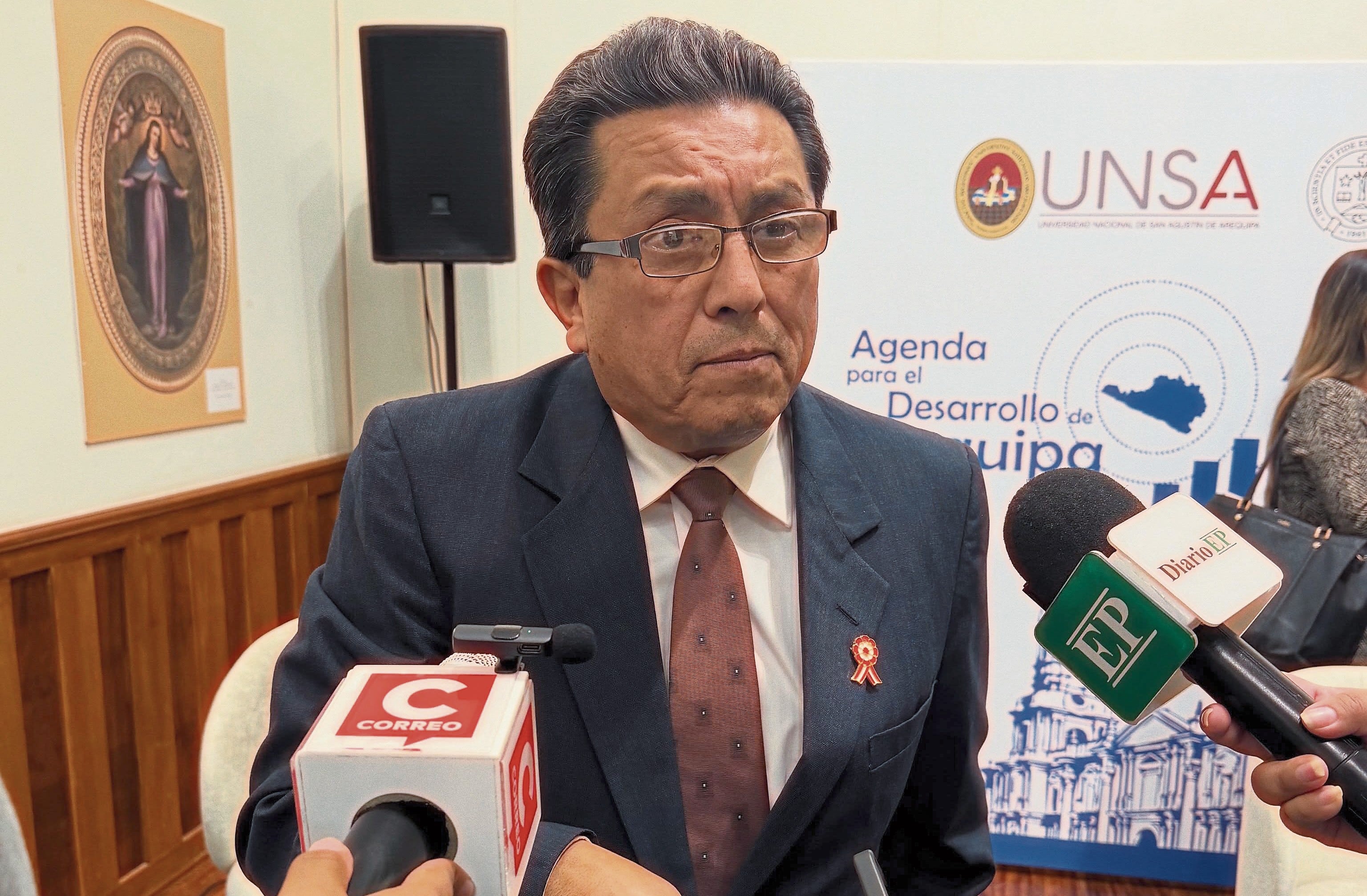 Edgar Gonzales Polar juró como diputado por Arequipa. Foto: GEC.