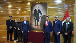 Develan retrato de Evaristo Vargas Delgado, expresidente de la Corte Superior de Justicia de Arequipa