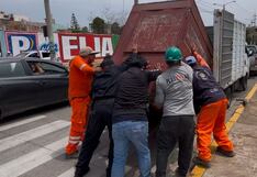 Retiran quioscos abandonados en calles de Trujillo