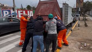 Retiran quioscos abandonados en calles de Trujillo