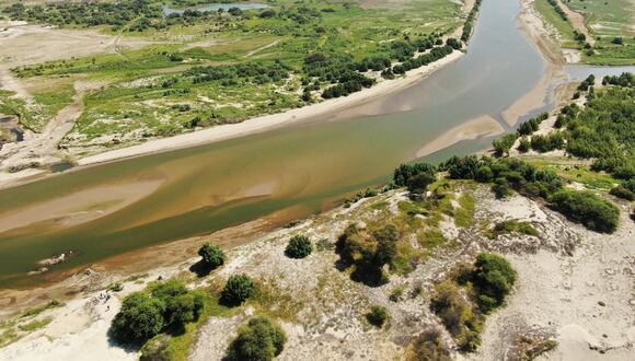 Agricultores piden que continúen trabajos de descolmatación en el río Piura