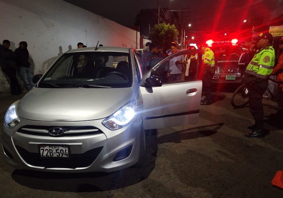 Vehículo de mecánico Pastor V.C. recibió dos impactos de bala, a pocos metros de taller de calle Talara