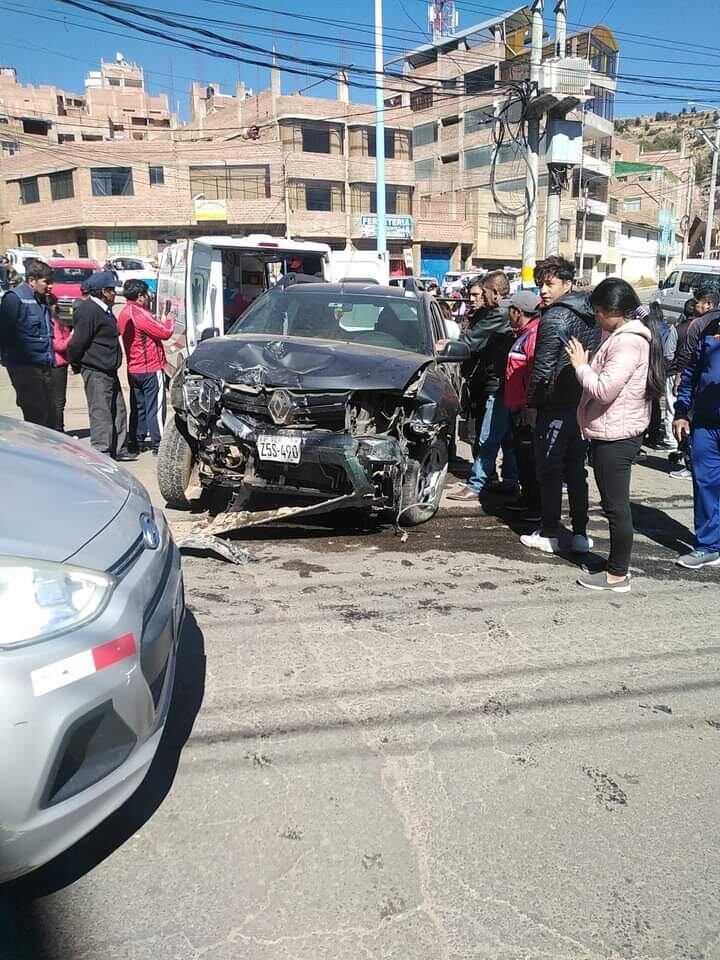Así quedó una de las unidades que protagonizó accidente en Puno. Foto/Difusión.