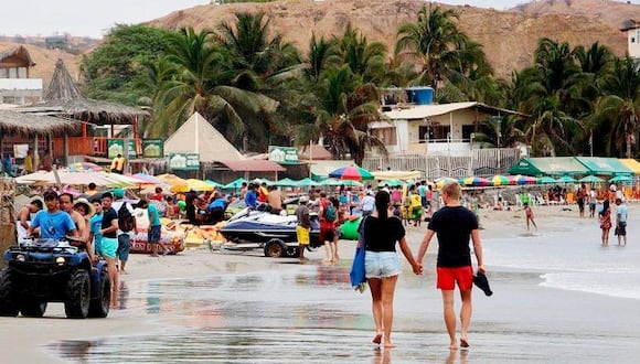 El director de Dircetur estima la llegada de más de 25 mil turistas a Piura, los mismos que visitarán las playas. El presidente de la Cámara de Comercio pide a los turistas no temer al dengue porque en los balnearios son mínimos los casos de esta enfermedad