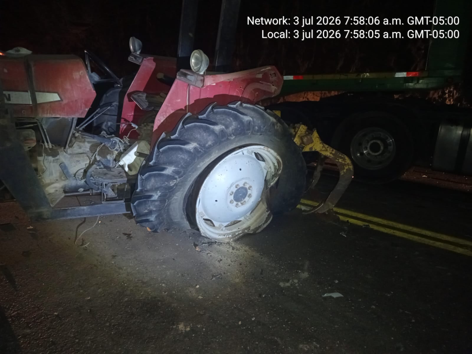Choque entre tractor y tráiler deja un herido en la Panamericana Sur, en el túnel de Vítor