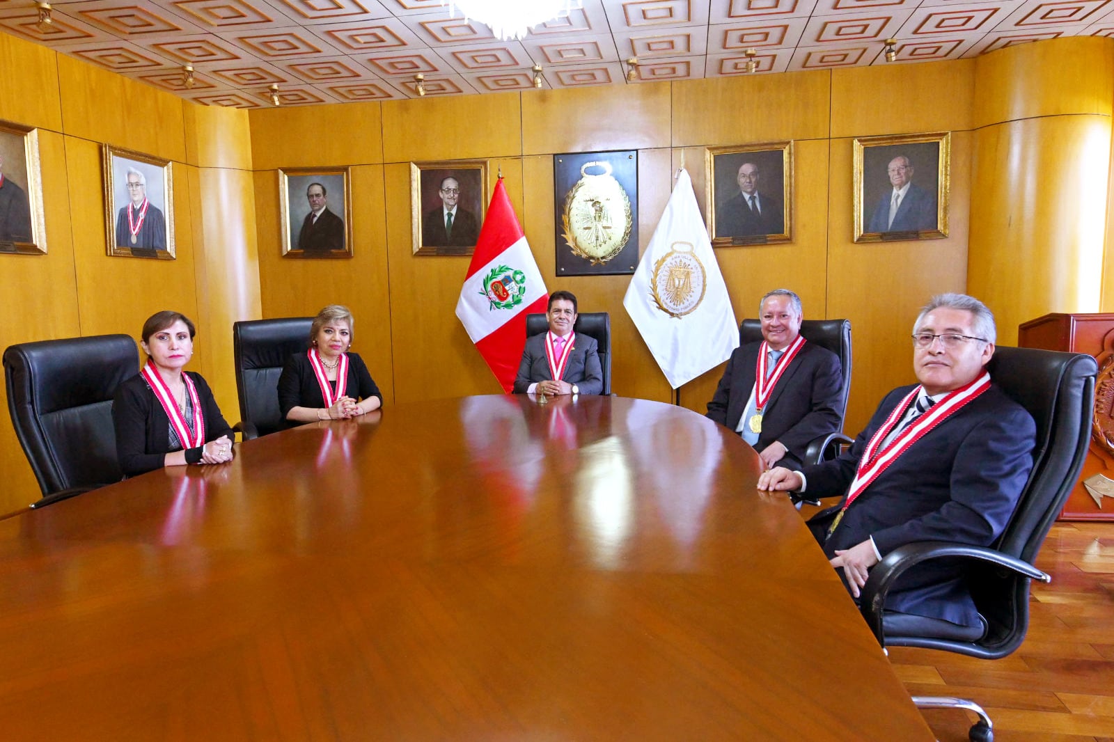 El pasado 23 de marzo la Junta de Fiscales Supremos acordó elegir al fiscal supremo titular Tomás Aladino Gálvez Villegas, como fiscal de la nación para el periodo 2026–2029.