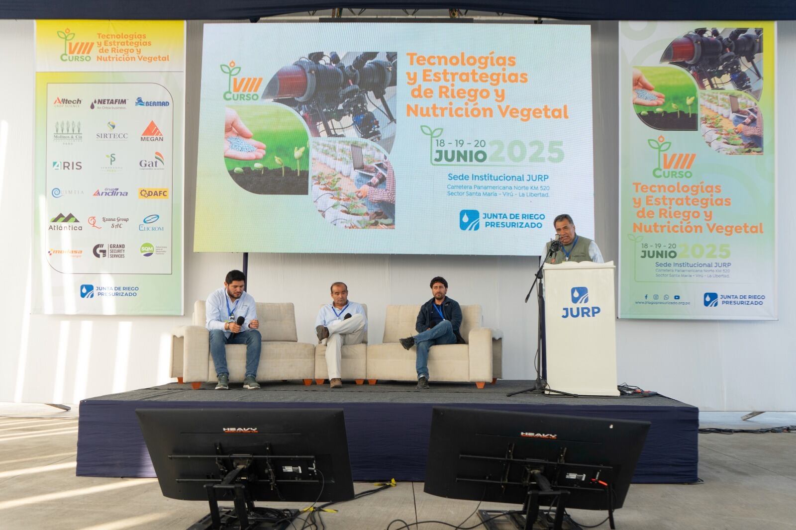 Durante mesa redonda “Desafíos 2026: Riego, Nutrición y Producción en el Cultivo de Arándano”.