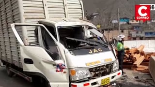 Dos personas resultan gravemente heridas tras volcadura de furgoneta en Pasamayito