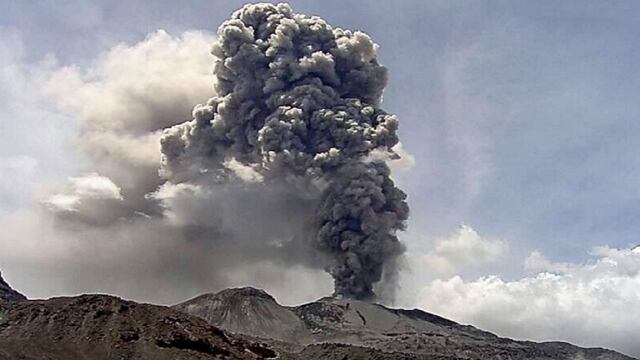 ​Arequipa: Volcán Sabancaya registró 65 explosiones al día