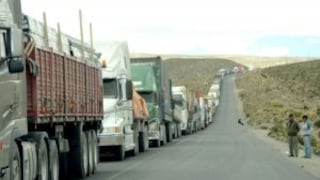 Más de mil camiones varados en Bolivia por huelga en Chile