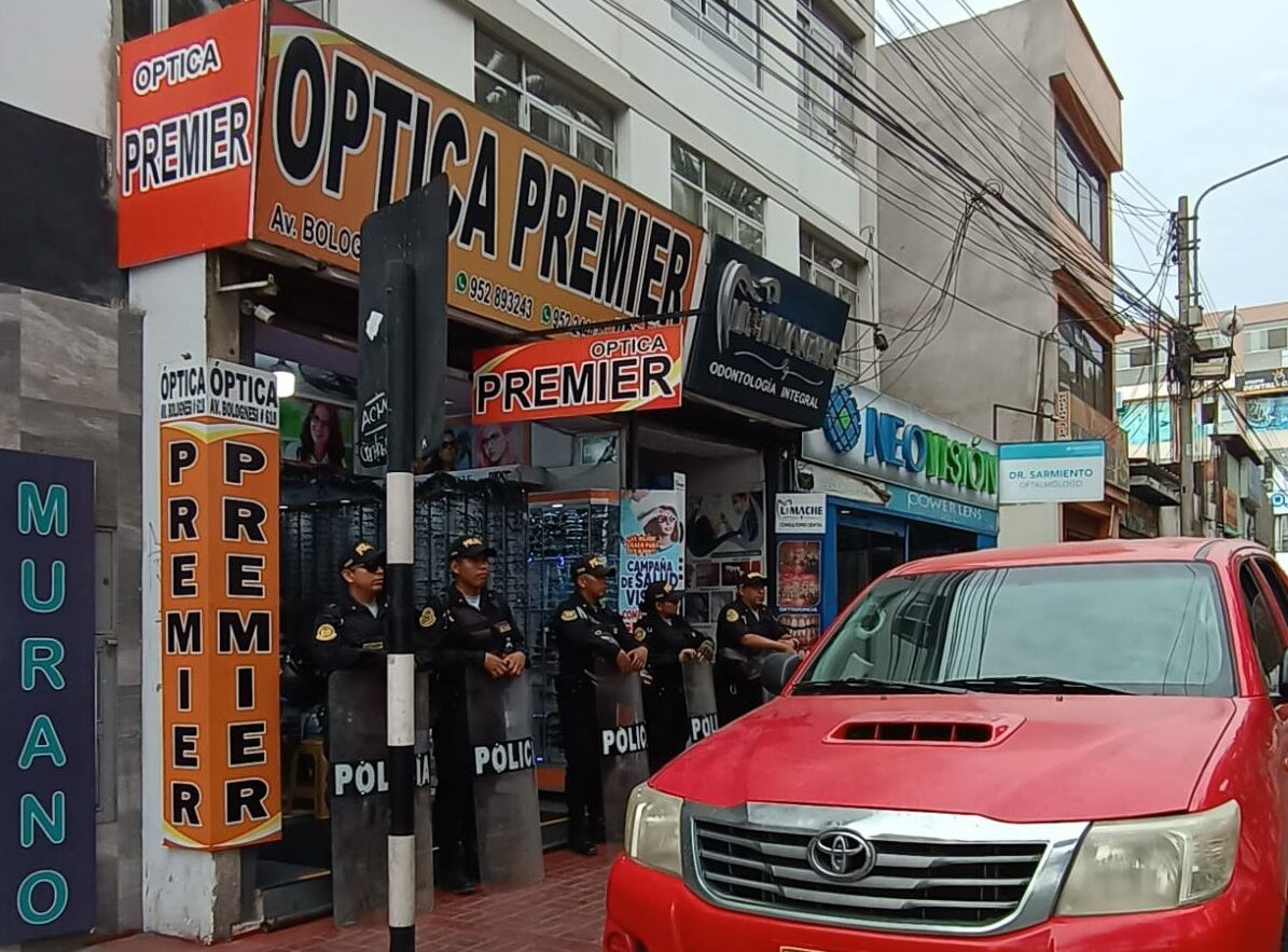 Agentes de la USE apoyaron a sus pares de la Policía Fiscal en el operativo contra la piratería