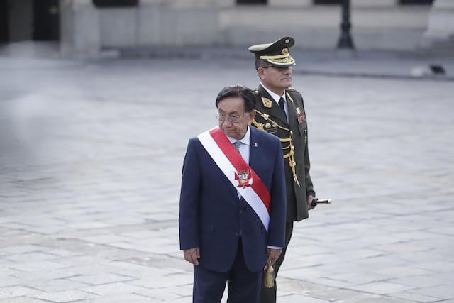 José María Balcázar salió de Palacio de Gobierno rumbo a la Catedral de Lima para participar en la misa y tedeum por Fiestas Patrias.