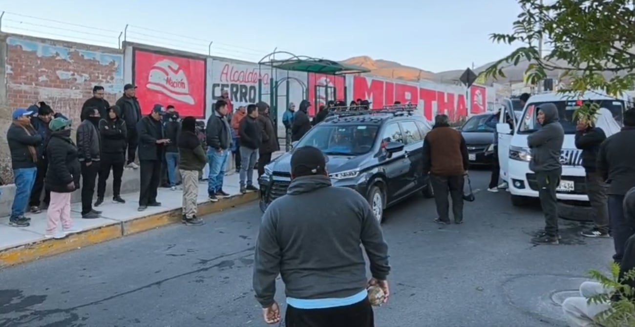 Paro de transportistas en Arequipa: Bloqueo de calles y suspensión de labores