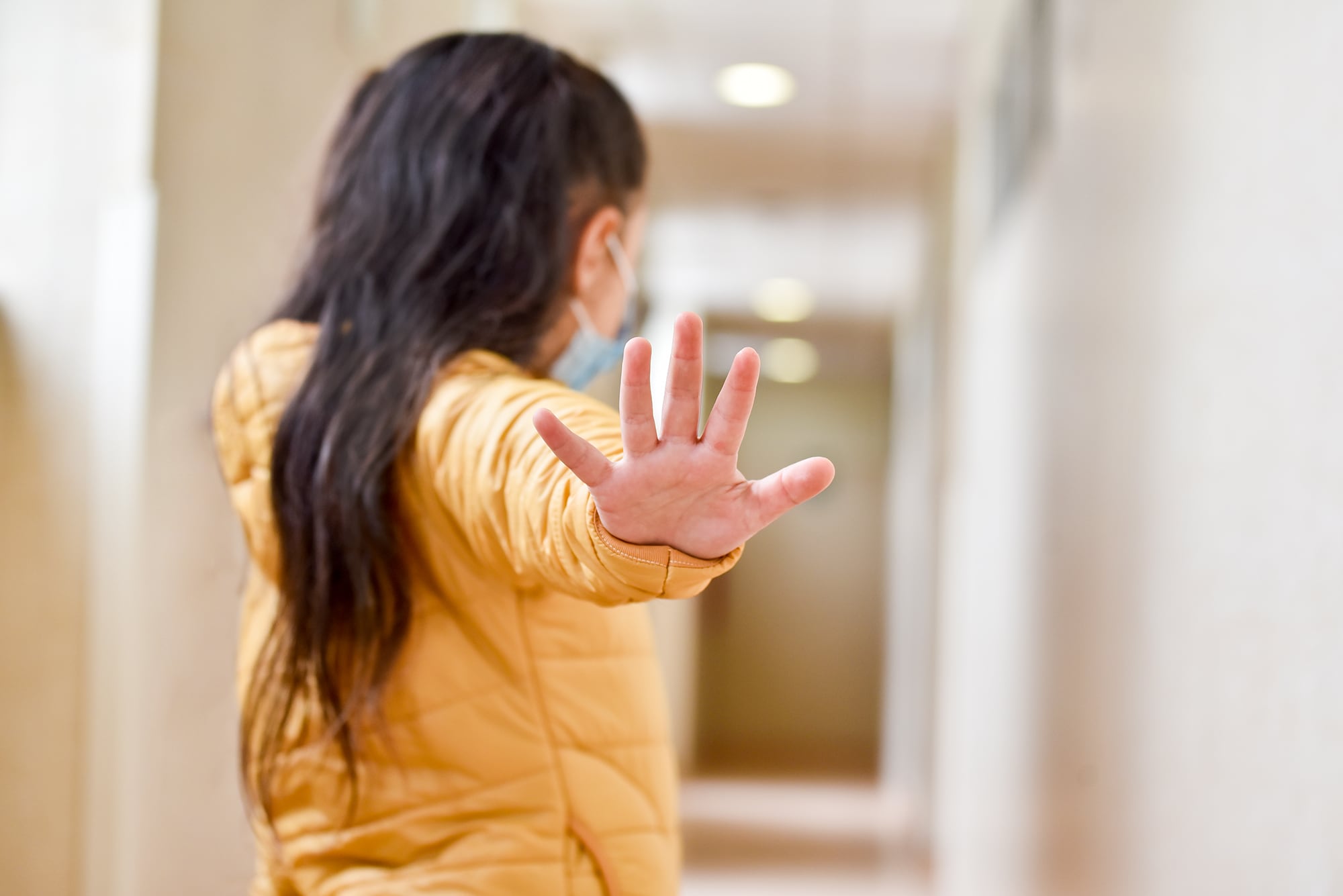 Especialistas advierten que la violencia física, psicológica y sexual sigue afectando principalmente a menores del entorno familiar.