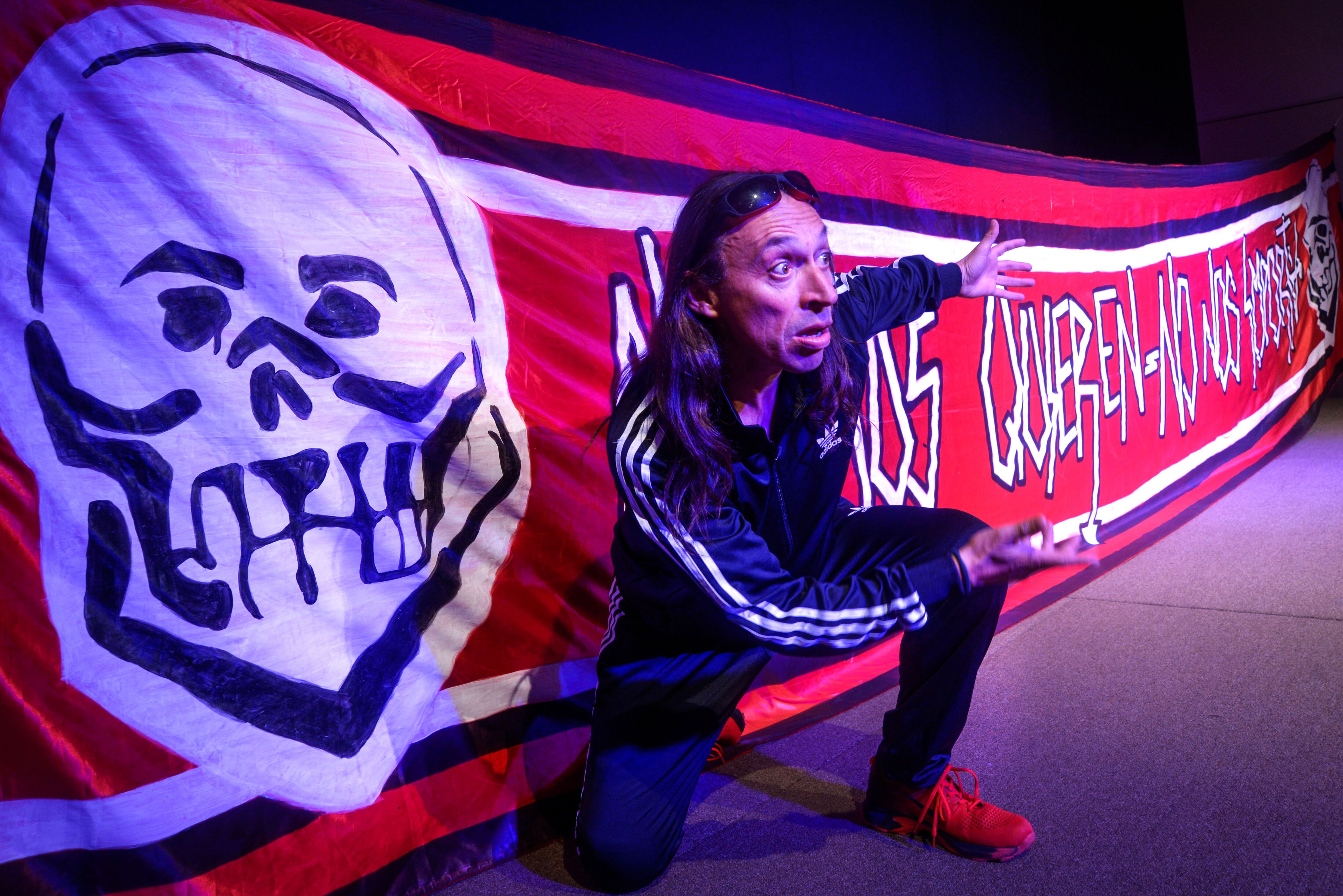 Comedia negra dirigida por Carlos La Rosa e interpretada por el actor Sandro La Torre.