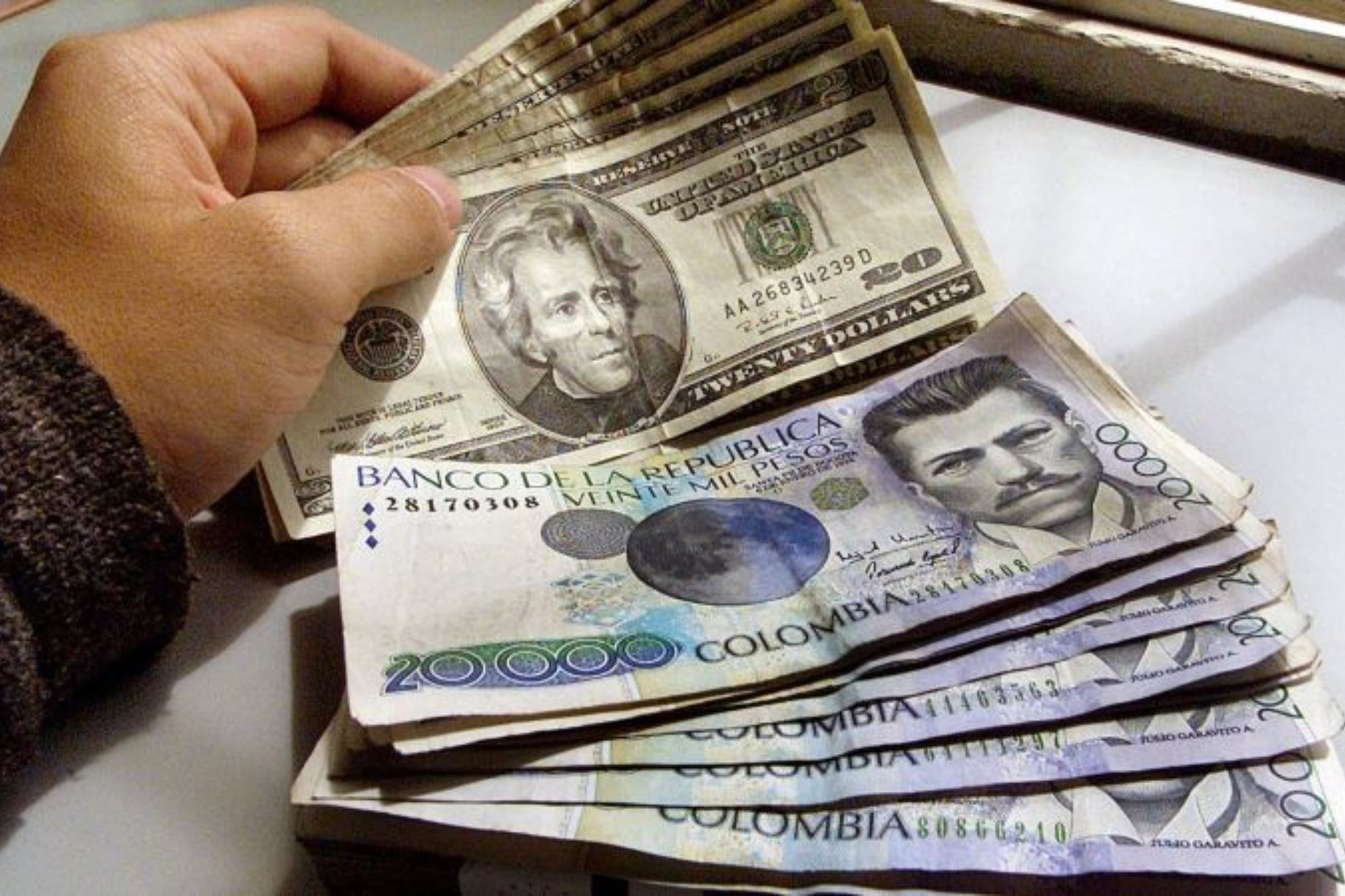 El dólar sigue por debajo de los S/3.60, avanza y retrocede. (Foto: CNN)