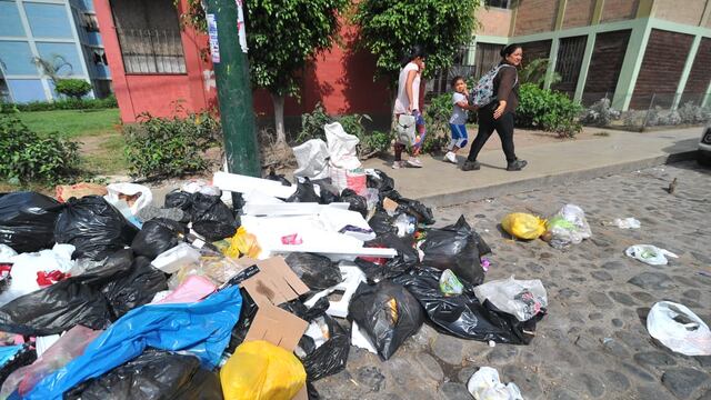 Surco: reportan cúmulos de basura en varias calles del distrito (VIDEO)