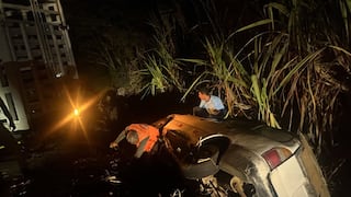 La Libertad: Auto se despista y termina en medio de sembríos en Virú