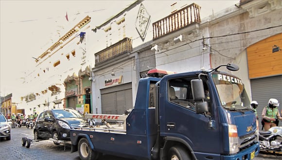 Las grúas operarán para liberar las calles del Cercado de Arequipa (Foto: GEC)