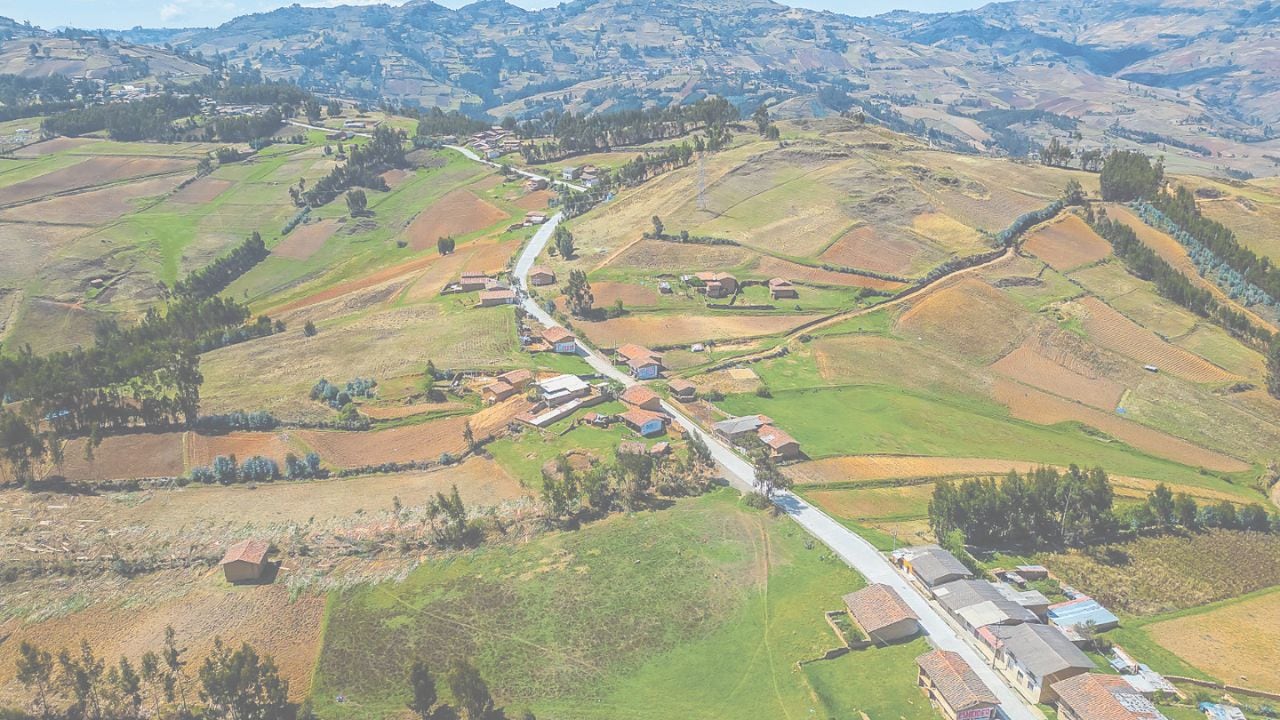 Gobierno Regional de La Libertad convocará a proyectos viales por S/ 520 millones . Obras se ejecutarán en las provincias de Santiago de Chuco, Sánchez Carrión, Gran Chimú y Ascope.