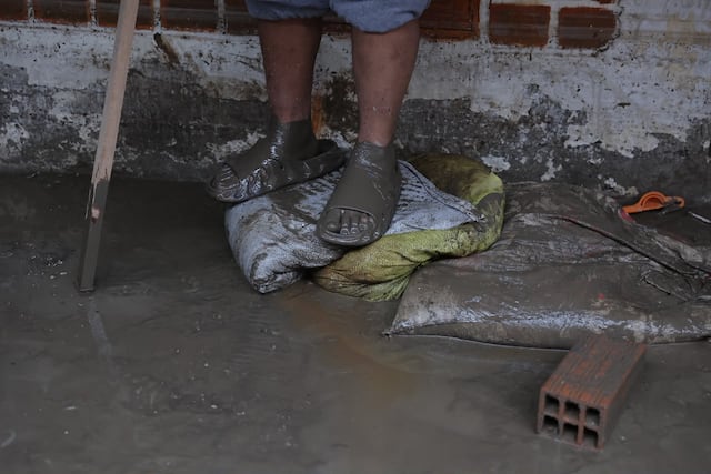 Keiko Fujimori inspecciona zonas afectadas por lluvias en Villa María del Triunfo