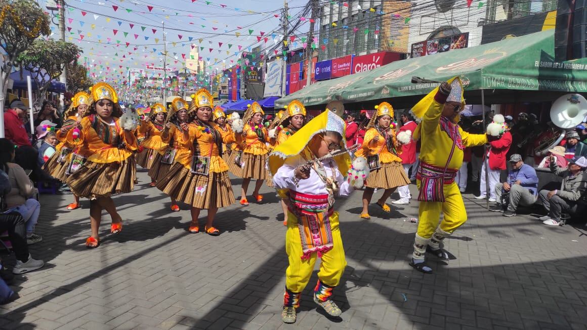 Pasacalle por el aniversario de la Feria del Altiplano. Foto: GEC.