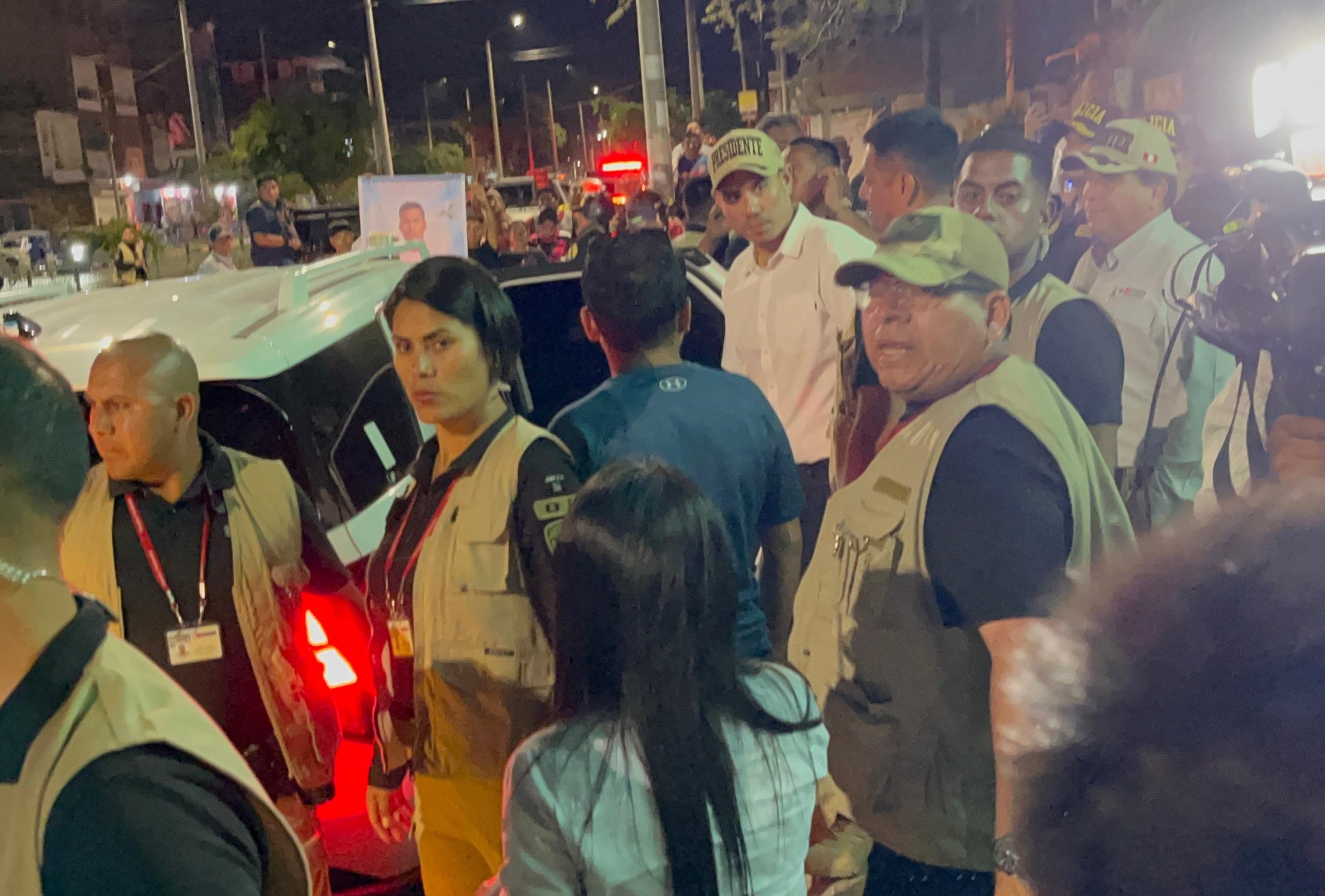 Lo esperaron en los exteriores del Depincri en la ciudad de Sullana, donde le gritaron y pidieron soluciones inmediatas ante la ola criminal que aqueja a la región