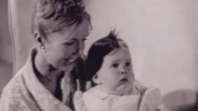 Transmitirán un documental de Carrie Fisher junto a su madre