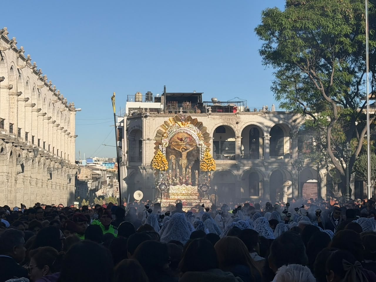 Procesiones del Señor de los Milagros en Arequipa: Fechas y recorridos desde este domingo