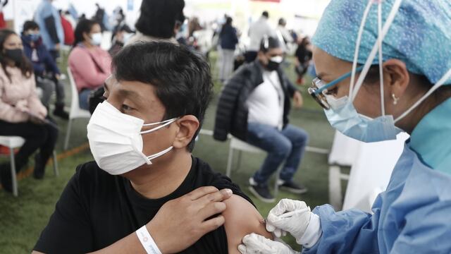 Más de siete millones 711 mil de peruanos recibieron al menos una dosis de la vacuna contra la COVID-19