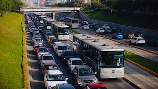 Restablecen tránsito en la Vía Expresa tras retiro de bus del Metropolitano accidentado