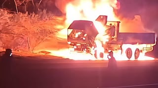 Pisco: incendio consume camión en la panamericana sur, a la altura del Huerto Alameín