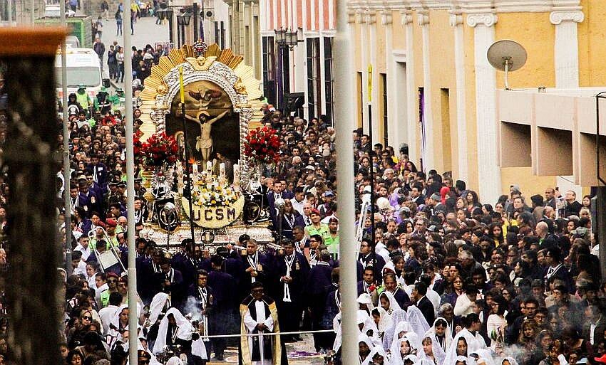 Festividad del Señor de los Milagros en Arequipa. (Foto: GEC)