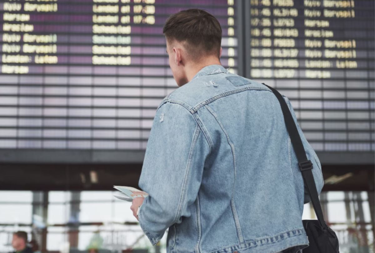 El aumento de peruanos viajando a Europa tras la exención de visas impulsa la necesidad de prepararse mejor para los vuelos largos. Aquí las claves para llegar renovado. (Crédito: Freepik)