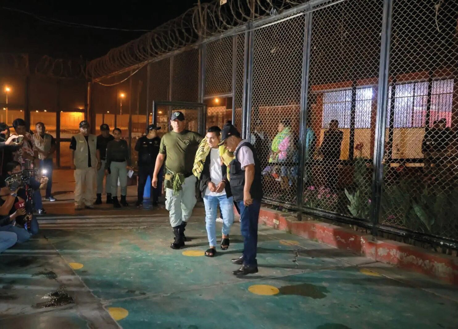 En lo que va del año, 102 internos del penal El Milagro de Trujillo fueron “lanchados” a cárceles de Challapalca, Ancón I, Cochamarca y Juliaca, para tratar de frenar los delitos que se cometen desde las celdas