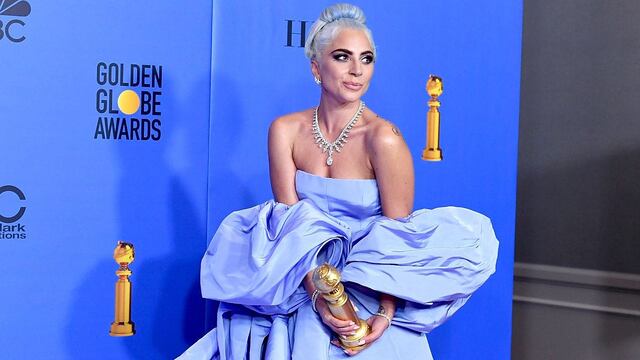Subastarán vestido de Lady Gaga de la marca Valentino que usó en los Globos de Oro