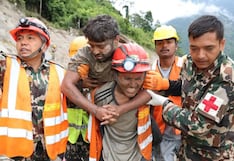 Rescatan con vida a dos obreros atrapados en un túnel tras el deslave en Nepal